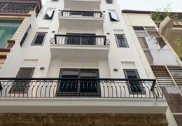 Bán nhà cạnh Vinhome Trần Duy Hưng. 66m2 8 tầng thang máy. Cách phố 10m. Kinh doanh văn phòng, spa.