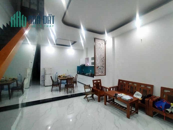 SỐC NHIỆT - NHÀ 2 TẦNG MỚI TOANH 100M2 - ĐƯỜNG 5M5 GẦN ĐH DUY TÂN - GIÁ CHỈ BẰNG NHÀ KIỆT