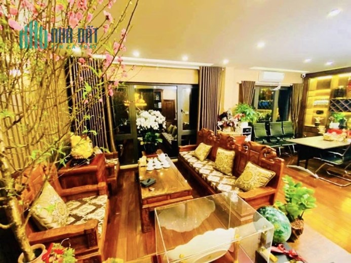 BÁN NHÀ NGUYỄN TRÃI - LÔ GÓC - MẶT TIỀN 8M - 3 BƯỚC CHÂN RA PHỐ - NHỈNH 6 TỶ