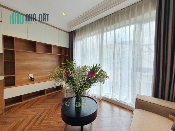 Bán căn nhà 48m2 phố Nghi Tàm, Tây Hồ Ô tô đỗ cửa, ngõ thông Kinh doanh Siêu tốt 5.7 Tỷ