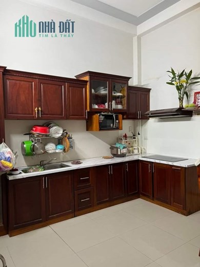 BÁN NHÀ MẶT TIỀN THẠCH LAM, TÂN PHÚ, 40m2, Ngang 4m, 3 tầng thu 20 triệu/tháng, Chỉ 5.7 tỷ