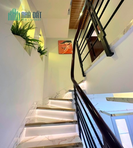 Nhà 4 lầu 5,8 tỷ TL Quận 11 Nhà 1/ cách MT đường Thái Phiên (20m)