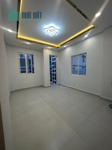 Nhà 4 lầu 5,8 tỷ TL Quận 11 Nhà 1/ cách MT đường Thái Phiên (20m)