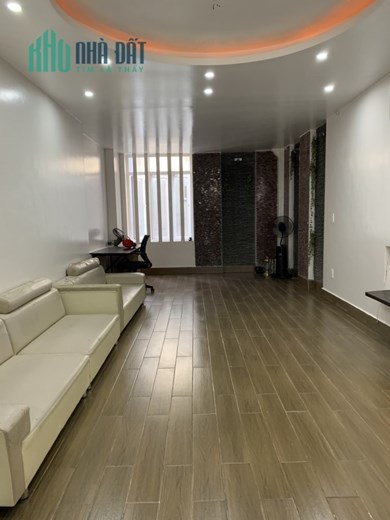 Cho thuê nhà 3 tầng Ngô Gia Tự 70 m oto tận nhà