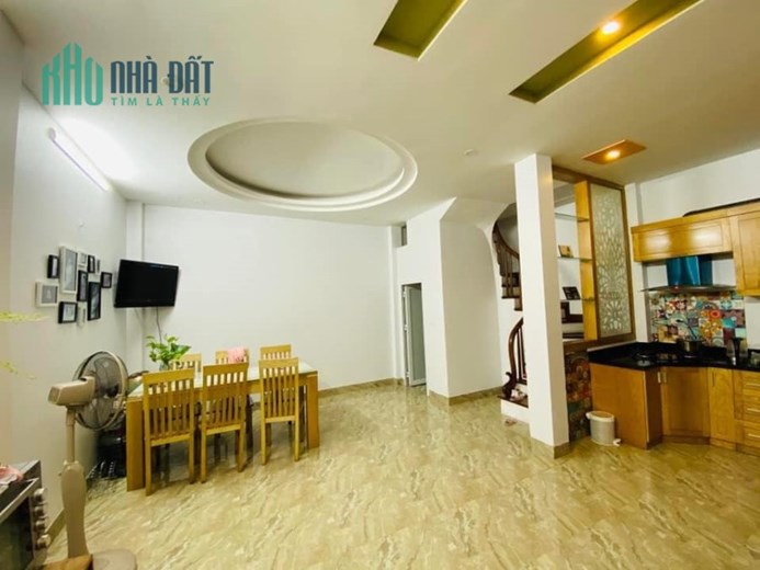 Bán nhà gần ngõ 159 Pháo Đài Láng Đống Đa- ô tô đỗ cách 10m- 50m -5 tầng- 6.7 tỷ- an sinh tốt.
