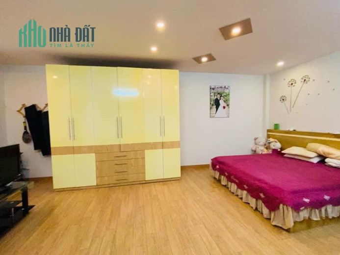 Bán nhà gần ngõ 159 Pháo Đài Láng Đống Đa- ô tô đỗ cách 10m- 50m -5 tầng- 6.7 tỷ- an sinh tốt.