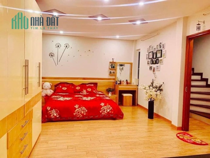 Bán nhà gần ngõ 159 Pháo Đài Láng Đống Đa- ô tô đỗ cách 10m- 50m -5 tầng- 6.7 tỷ- an sinh tốt.