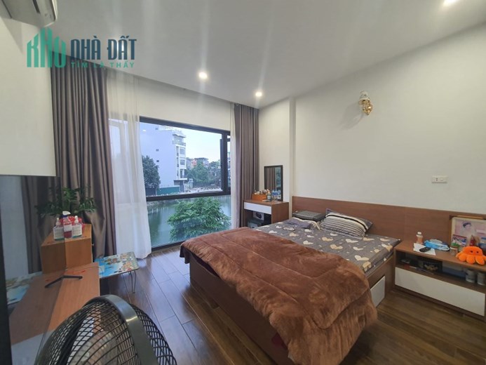 Bán nhà ngõ 186 Ngọc Thuỵ 40m x 5T, LÔ GÓC, giá 5 tỷ 3. LH: 0936123469