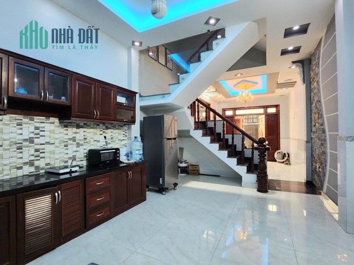 NHÀ KHU PHÂN LÔ - 2 XE HƠI NGỦ TRONG NHÀ - GIÁ CHỈ 5.6 TỶ