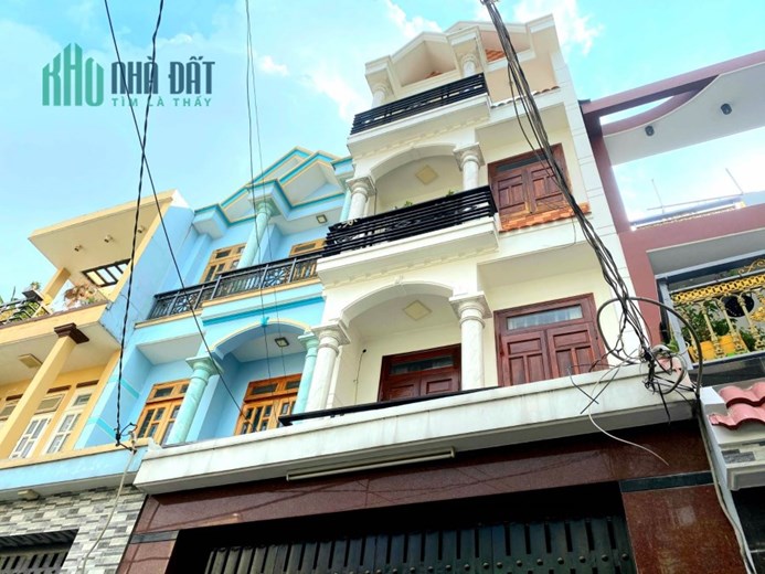 NHÀ KHU PHÂN LÔ - 2 XE HƠI NGỦ TRONG NHÀ - GIÁ CHỈ 5.6 TỶ