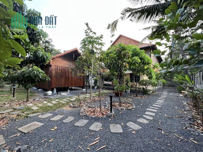 KHU NHÀ VƯỜN NGHĨ DƯỠNG XANH. CẦN BÁN GIÁ DT 2579M2 GIÁ 89 TỶ