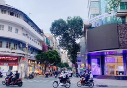 Bán Chung cư lầu 1 có lửng, Trần Hưng Đạo, Q5, 69m2, 2PN, chỉ 2.35 tỷ TL chính chủ.