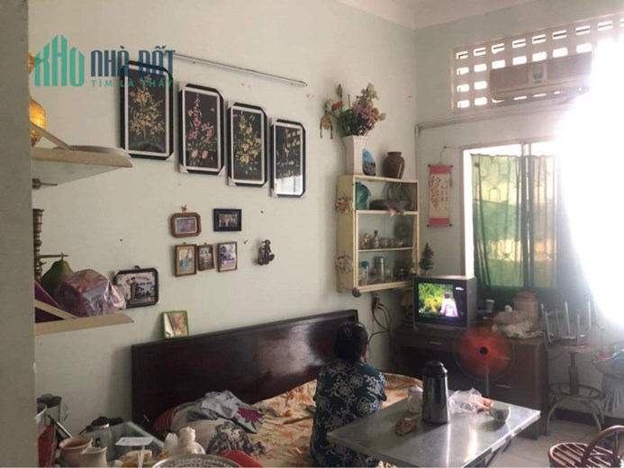 Bán Chung cư lầu 1 có lửng, Trần Hưng Đạo, Q5, 69m2, 2PN, chỉ 2.35 tỷ TL chính chủ.