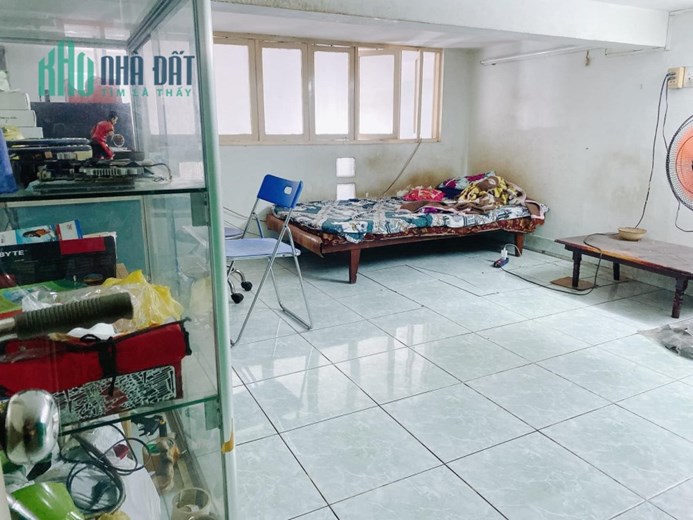 Bán Chung cư lầu 1 có lửng, Trần Hưng Đạo, Q5, 69m2, 2PN, chỉ 2.35 tỷ TL chính chủ.