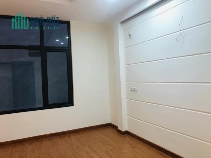 Bán nhà Nguyễn Khang - ngõ ba gác phi - kinh doanh sầm uất - 35m - 5 tầng