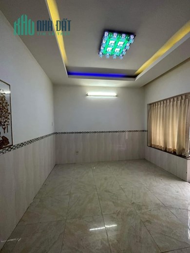 Bán Biệt Thự 3 Tầng - DT: 6.9M x 11M - Nguyễn Thiện Thuật - Quận 3 - 0902934079