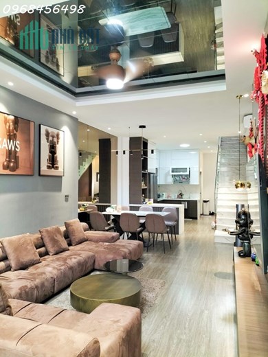 Bán Nhà Mặt Phố Giảng Võ, 89m2, Mặt Tiền Quyền Lực, Vỉa Hè, Kinh Doanh Sầm Uất Quận Đống Đa