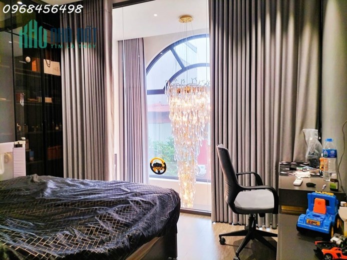 Bán Nhà Mặt Phố Giảng Võ, 89m2, Mặt Tiền Quyền Lực, Vỉa Hè, Kinh Doanh Sầm Uất Quận Đống Đa