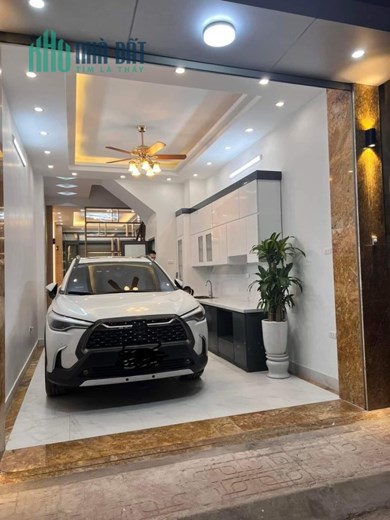 Cho thuê nhà #NGUYỄN_XIỂN, TX. 60m 4 Tầng Có GARA. 2 MẶT TIỀN. 5 PHòng Cực Rộng. 28tr