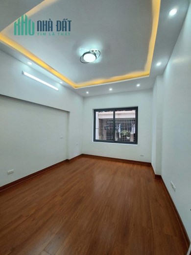 Cho thuê nhà #NGUYỄN_XIỂN, TX. 60m 4 Tầng Có GARA. 2 MẶT TIỀN. 5 PHòng Cực Rộng. 28tr
