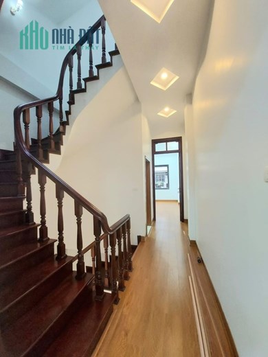 Cho thuê nhà #NGUYỄN_XIỂN, TX. 60m 4 Tầng Có GARA. 2 MẶT TIỀN. 5 PHòng Cực Rộng. 28tr
