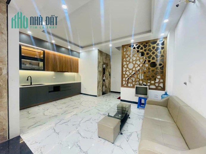 6 tỷ 300 triệu có BỚT - NHÀ VÕNG THỊ - TÂY HỒ 35m2, 6TẦNG THANG MÁY, 30M RA HỒ TÂY