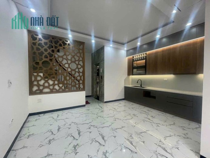 6 tỷ 300 triệu có BỚT - NHÀ VÕNG THỊ - TÂY HỒ 35m2, 6TẦNG THANG MÁY, 30M RA HỒ TÂY