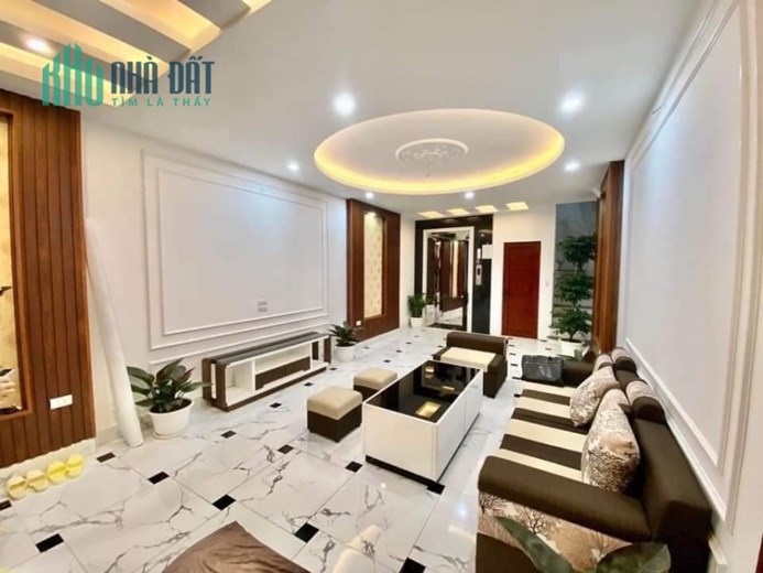 BÁN NHÀ CHÙA BỘC 50M2  10MÔ TÔ  6 TỶ-TTAM ĐỐNG ĐA