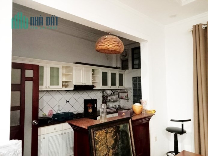Bán nhà Lĩnh Nam -  Hai mặt ngõ - ô tô đỗ cổng 35m2*5 Tầng giá 3.2 Tỷ
