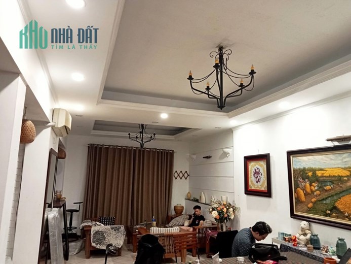 Bán nhà Lĩnh Nam -  Hai mặt ngõ - ô tô đỗ cổng 35m2*5 Tầng giá 3.2 Tỷ