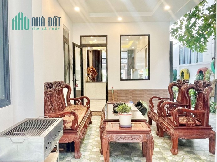 Biệt thự 250m2 tại Hùng Vương, P9, Đà Lạt. 15 tỷ ,1 trệt 1 lầu, để lại full nội thất