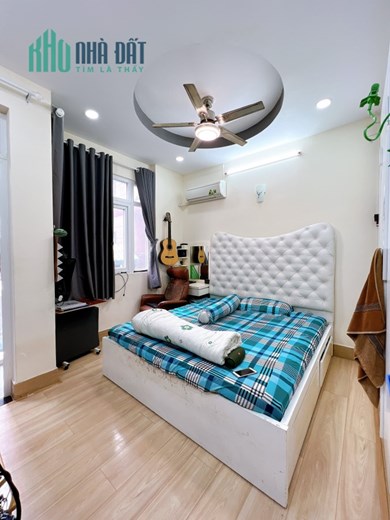 Bán nhà Đẹp Rẻ Q4 Tôn Thất Thuyết cách Q1- 150m NGANG 7.1 x 13 m đúc 
4 TẤM- 9PN-10WC - THU NHẬP