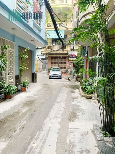 Chính chủ cần bán cắt lỗ 10 tỷ còn 6 tỷ8  nhà sát góc Nguyễn Trãi 41m2x4 tầng ô tô tránh nhau