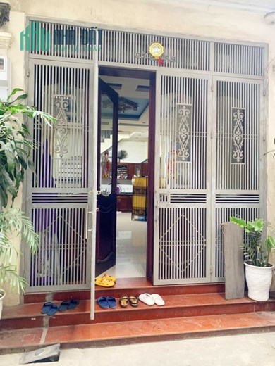 Chính chủ cần bán cắt lỗ 10 tỷ còn 6 tỷ8  nhà sát góc Nguyễn Trãi 41m2x4 tầng ô tô tránh nhau