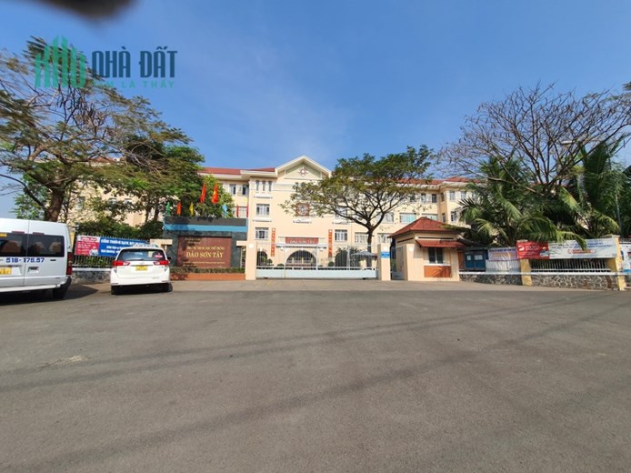 Bán dãy nhà trọ 6x21 hẻm xe hơi đường số 10 Linh Xuân