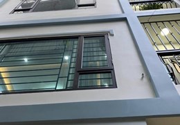 Cho thuê nguyên căn phố Hào Nam 40m, 5T, MT4.2m. KD online, ngõ to. 21tr .