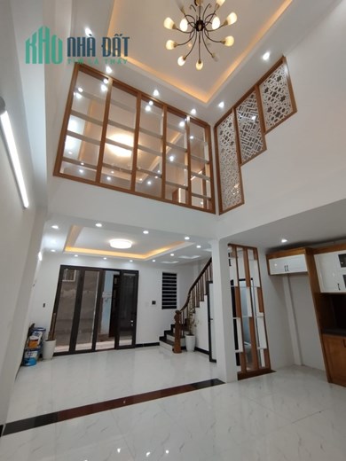 Cho thuê nguyên căn phố Hào Nam 40m, 5T, MT4.2m. KD online, ngõ to. 21tr .
