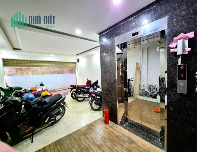 Tòa căn hộ dịch vụ 65m2 6 tầng thang máy giá 9.5 tỷ