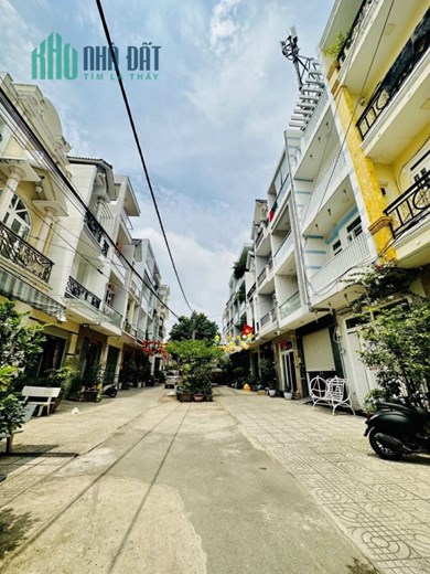 Bán gấp nhà đẹp12m gần Tô Hiệu quận Tân phú 70m2 x4T hơn 8 tỷ