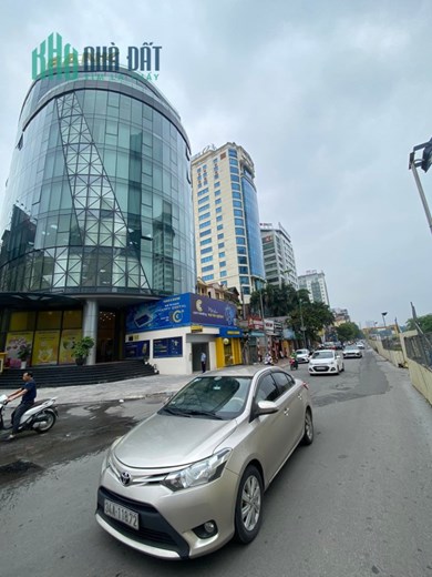 TOÀ BUILDING 12 TẦNG NGUY NGA PHONG CÁCH CHÂU ÂU