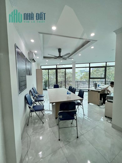 Siêu Hiếm kHÁCH SẠN chỉ 19 tỷ có Hầm 8 tầng thang máy..mới tinh đẳng CẤp