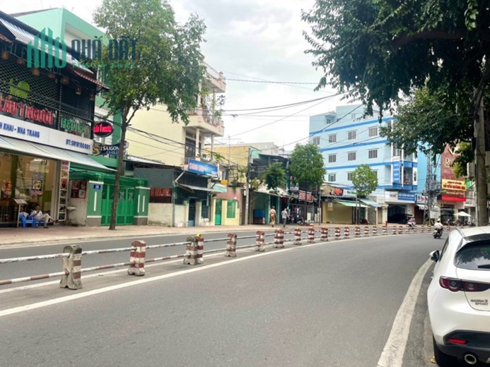 Bán lỗ nhà 3T phố N.T.Minh Khai, Nha Trang 4,2 tỷ