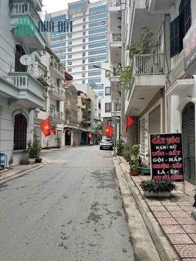 NHÀ ĐẸP 5 TẦNG NGUYỄN VĂN CỪ  - Ô TÔ TRÁNH - NGÕ THÔNG - GARA - THANG MÁY KÍNH NHẬP KHẨU - KINH