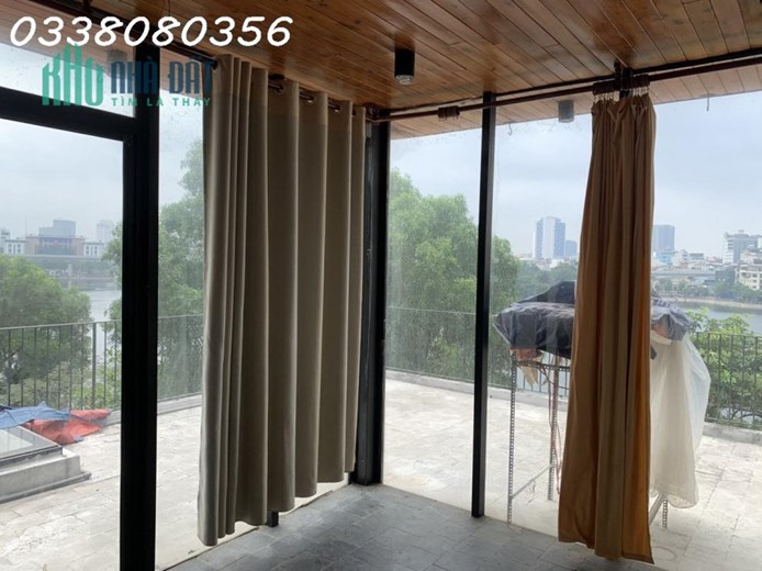 Bán nhà mặt phố Hoàng Cầu, view hồ,  DTXD 105m2 x 6 tầng, MT 6,5m.