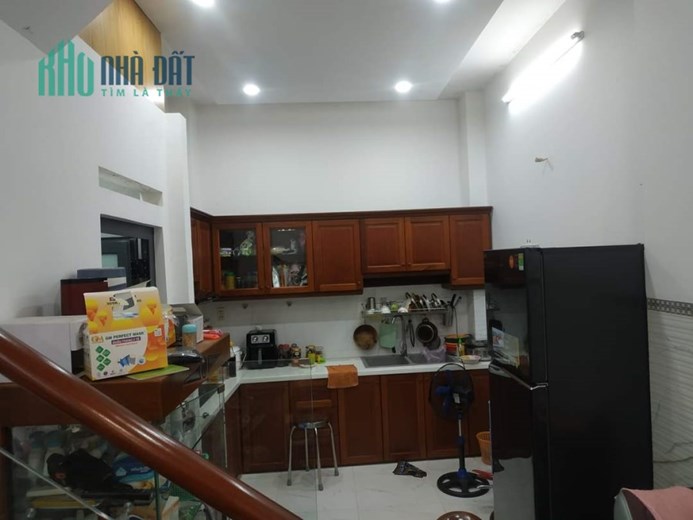 GẤP BÁN nhà DT lớn 40M2 - Công nhận đủ - Gần  MT Cách Mạng Tháng 8 Phường 10 Quận 3