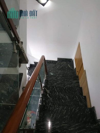 GẤP BÁN nhà DT lớn 40M2 - Công nhận đủ - Gần  MT Cách Mạng Tháng 8 Phường 10 Quận 3