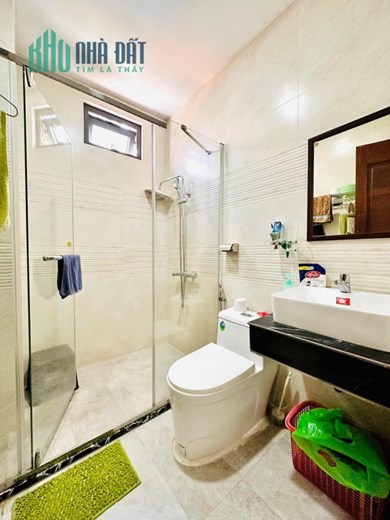 MẶT TIỀN TRẦN QUANG DIỆU QUẬN 3 -9 TẦNG THANG MÁY-NGANG 6M-ĐANG CHO THUÊ 60TR/THÁNG- CHỈ 3X TỶ