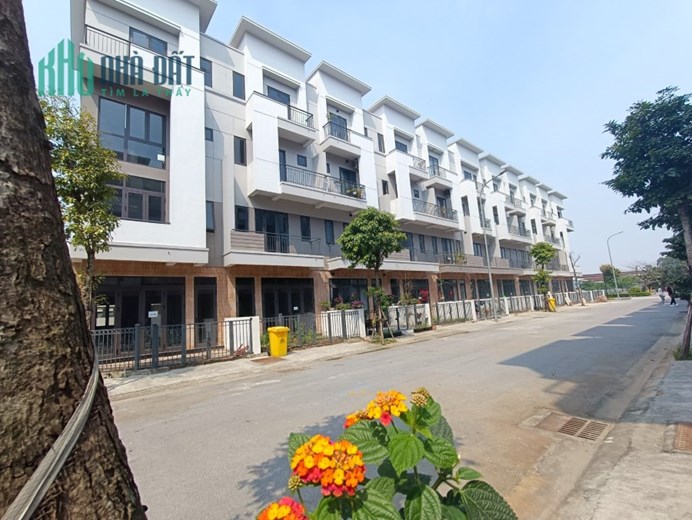 Lời ngay khi mua nhà 4 tầng sổ đỏ sở hữu trọn đời, giá đáy tp Từ Sơn