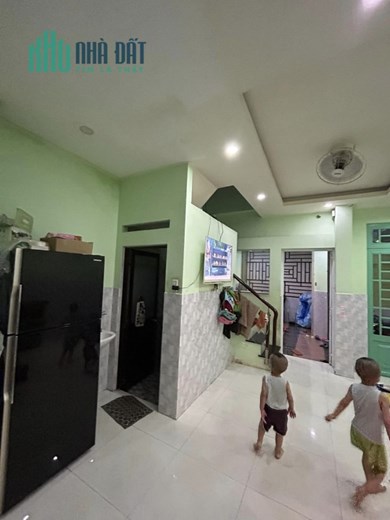 Bán nhà đẹp đường Tên Lửa, Bình Tân, 58m2, ngang 11m, 3 tầng, 2PN, chỉ 2.7 tỷ TL chính chủ.
