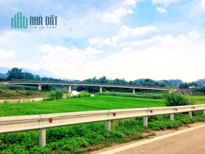 Bán khu đất thổ cư gần cầu Trung Yên, Tuyên Quang. điểm giao QL2C. Kinh doanh đc. Giá 30 tr/m2